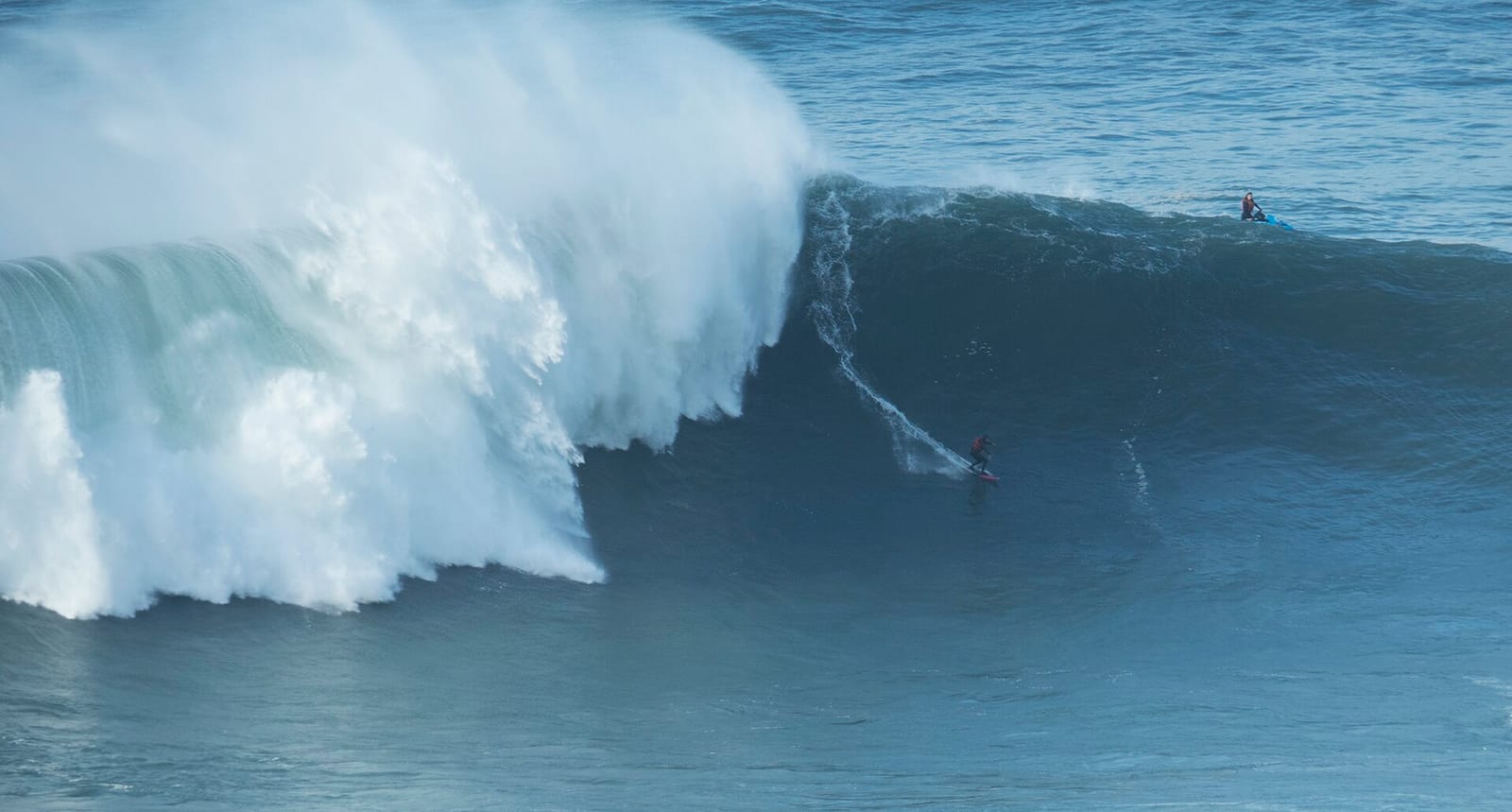 Surfing in Portugal: From Beginners to Nazaré — Portugal guide