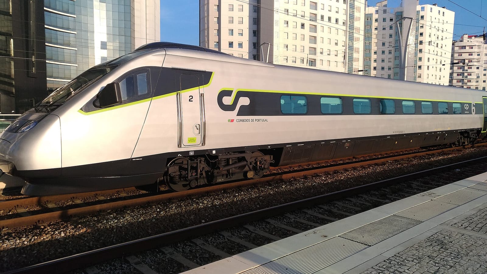 Trains in Portugal: Routes Worth Taking and How to Book — Portugal guide